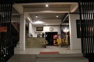 B-Cozy Hotel, Uttaradit