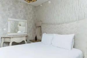 Bellavista-High Floor-1BR- 29 Boulevard Apartments, Dubai
