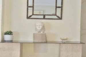 24 NIC - Stay Charm Classic Apartment, Nicosia