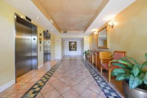 Lux Condo at Yacht Club 10min from Beach Apartments, Sunny Isles Beach