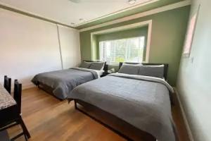 Vancouver Metrotown Modern Guest House, Burnaby