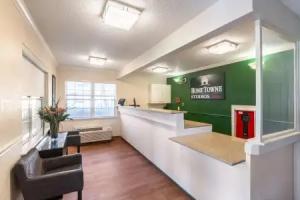 HomeTowne Studios by Red Roof Atlanta NE - Downtown, Norcross