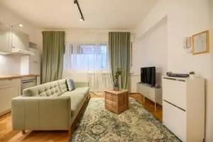 MARBLE & PASTELS - Homey Central Apartment, Bucharest