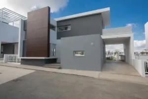 Villa Prol26, Stunning 3bdr Villa With Pool, Close to Fig Tree Bay, Protaras