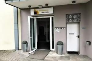 Smarty Airport Cologne Hotel - Kontaktloser Self Check-IN, Koln