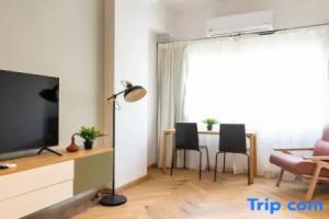 Studio Apartments Downtown Ouzonian House, Cairo