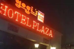 Hotel Plaza, Mumbai