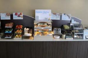 Holiday Inn Express Golden-Kicking Horse by IHG, Golden