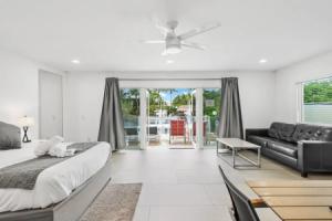 Unique Retreat - Unit B: Homey First-floor Haven Apartments, Boca Raton