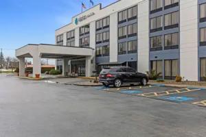 Clarion Pointe Near Erie Casino, Erie