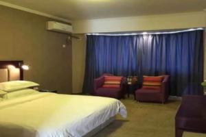 Zhongzhou Business Hotel (Luoyang Peony Park Shanghai Market Subway Station)(中州商务酒店(洛阳牡丹公园上海市场地铁站店)), Luoyang