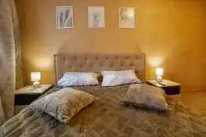 Apartments on Oktyabrskaya Revolyutsii street 38, Smolensk