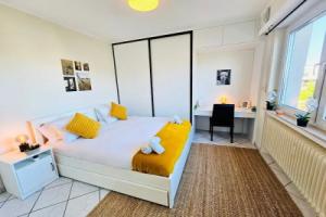 Chic Urban Stay 2BR with parking Mini-hotel, Luxembourg