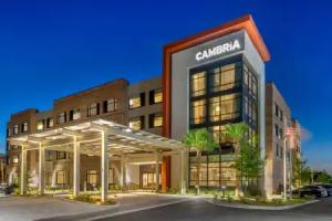 DoubleTree by Hilton Charleston Riverview, Charleston