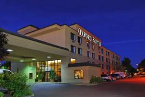 Oxford Suites Portland - Jantzen Beach, Portland