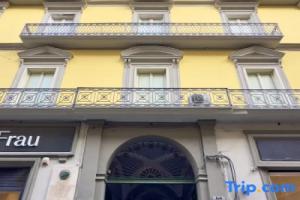 Palazzo Chiatamone, Naples