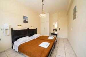 Lorenzo House Apartments, Lassi