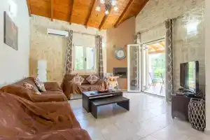 Villa Popi Large Private Pool Walk to Beach A C Wifi - 2820, Roda