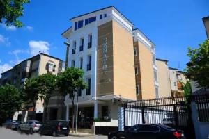 Senator Hotel, Tirana