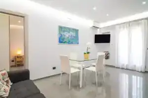 Dharma Apartment, Giardini-Naxos