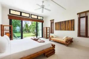 Luxury Private Beachfront Haileng Villa, Panwa