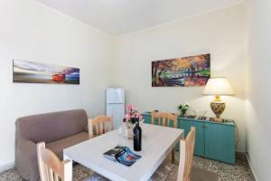 La Finestra Dei Ciclopi Apartments, Aci Trezza