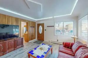 4BR Dog-friendly Home & Close to Mountains Tourist base, Anchorage