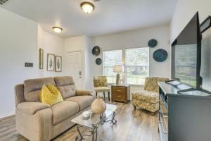 Family-friendly Home: Soccer Fans Welcome! Apartments, Houston