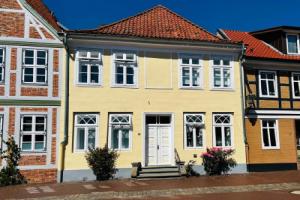 Dasr Nest Hotel, Stade