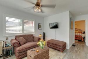 Hot Tub & Grill: Pet-friendly Apt, Walk to Midtown Apartments, Reno