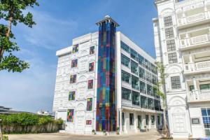 Bear & Bird Hotel, Surat Thani City