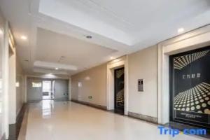 Xingangjing Apartment Hotel(Dalian Harbor Plaza International Conference Center store), Dalian