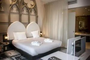 Martin’s Dream Hotel, Mons