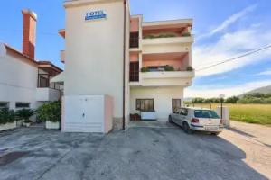 Hotel Trogirski Dvori, Trogir