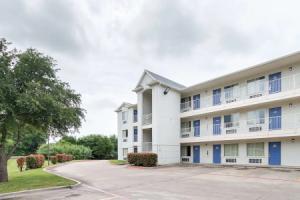 Motel 6 Grand Prairie, TX - Near Six Flags Drive, Arlington