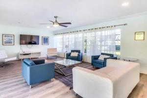 Chateau Luxury Home W Private Pool - Sleeps 10 7 Bedroom Villa by Redawning, Hollywood