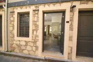 Warm Studio Flat with Patio LOTUS, Antalya