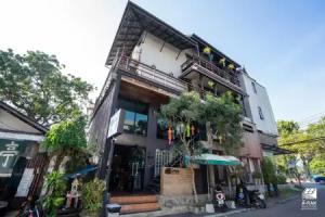 The Arak Bed Bar and Hostel, Chiang Mai City