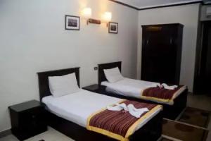 Siesta Hotel, Alexandria
