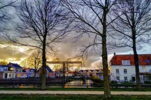 Lekkerwegbijleeuwen, 1 minuut naar hartje centrum Hotel, Sneek