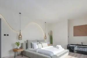 LUX Contemporary Marina View Suite 7 Apartments, Dubai