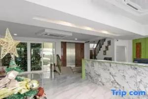 Royale 8 Ville, Bangkok