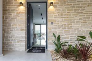 Bella Casa - Newly Built Designer Villa, Kalyves