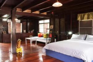 The Wooden House, Bang Na