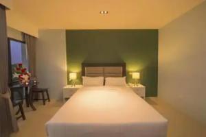 Sixty-Sixplace, Trang