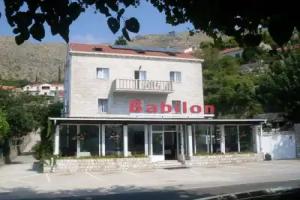 Villa Babilon, Zaton