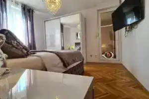 Luxurious Apartment Majda, 2 bathrooms and free parking, Split