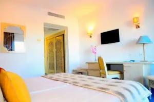 TMK Marine Beach Hotel, Triffa
