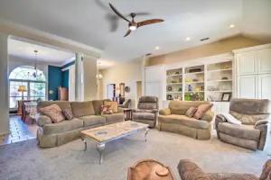 Abilene Home w/ Backyard & Grill: Walk to ACU Tourist base, Abilene