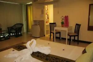 Chanisara Guest House, Kata